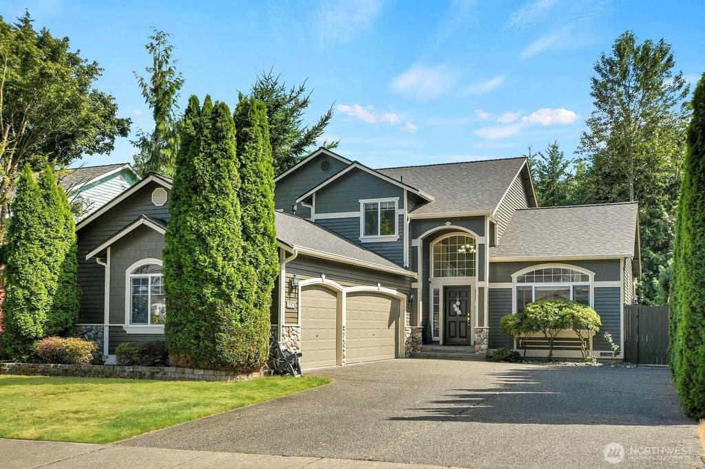 Photo of 2924 101st Place SE, Everett, WA 98208 (MLS # 2554392)