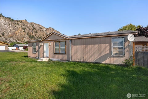 Photo of 14901 Voss Place, Entiat, WA 98822 (MLS # 2568259)