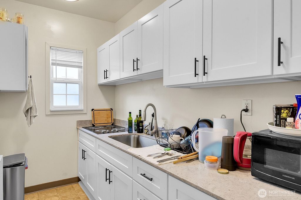 Photo of 4721 17th Avenue NE, Seattle, WA 98105 (MLS # 2376441)