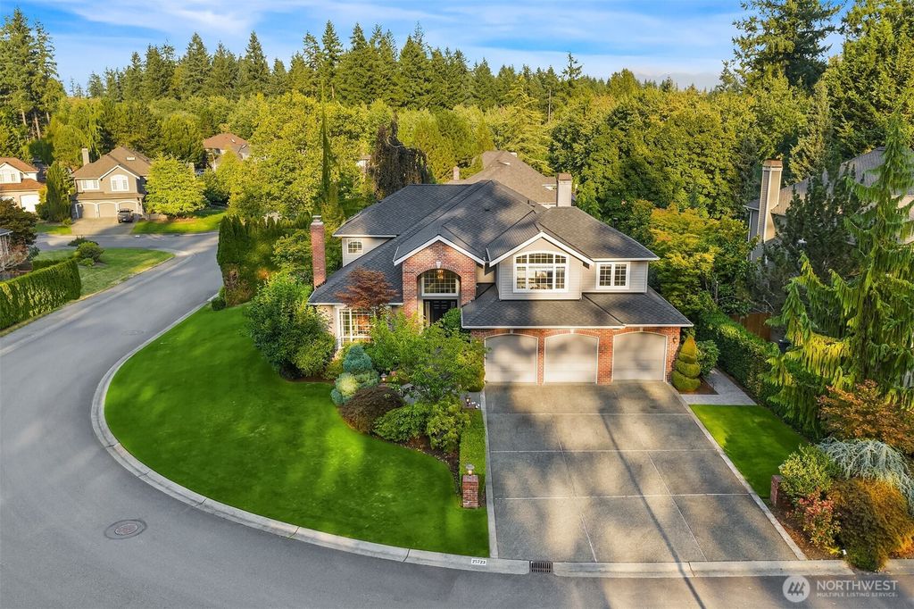 Photo of 25723 SE 25th Way, Sammamish, WA 98075 (MLS # 2423312)