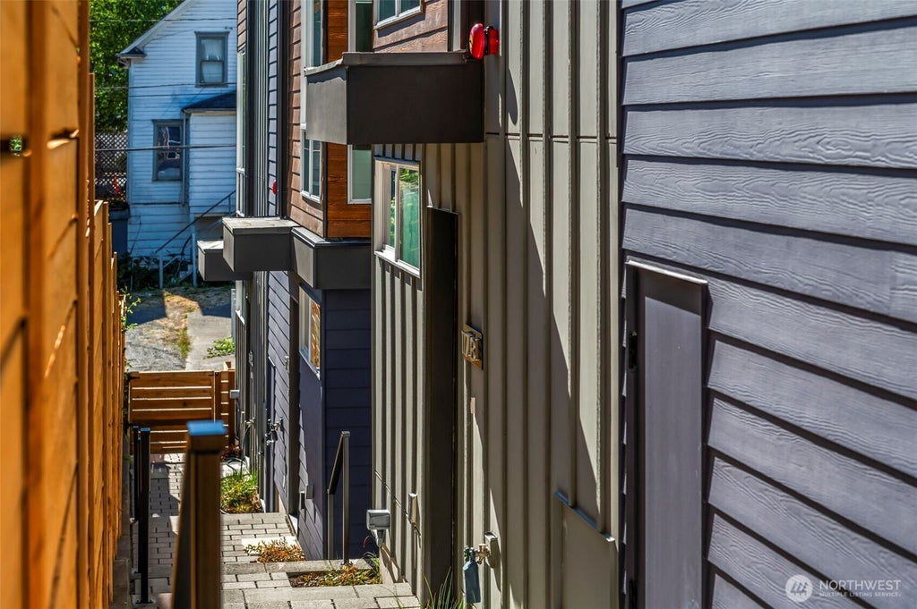 Photo of 117 22nd Avenue #B, Seattle, WA 98122 (MLS # 2564589)