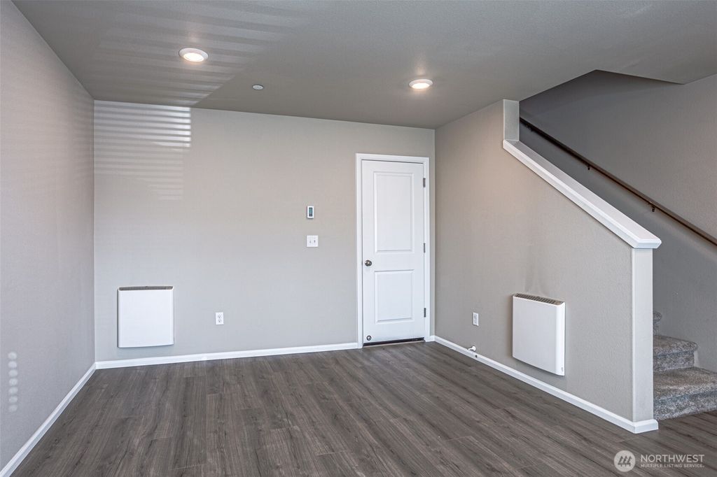 Photo of 17529 110th Avenue E #C, Puyallup, WA 98374 (MLS # 2468311)