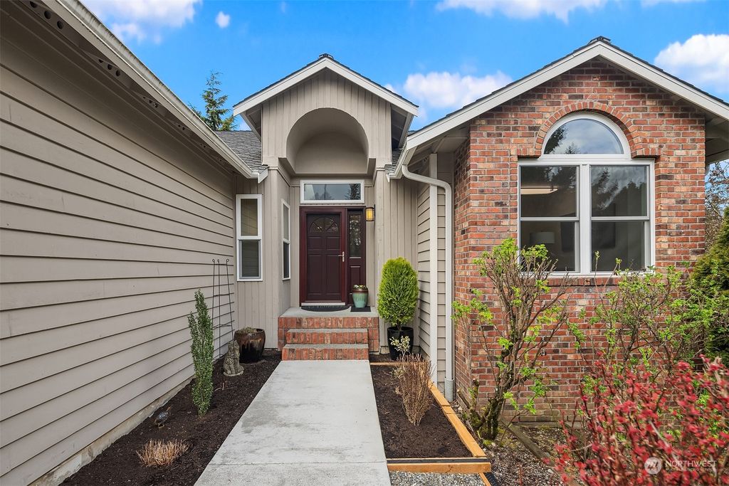 Photo of 13618 NE 146th Lane, Woodinville, WA 98072 (MLS # 2206168)