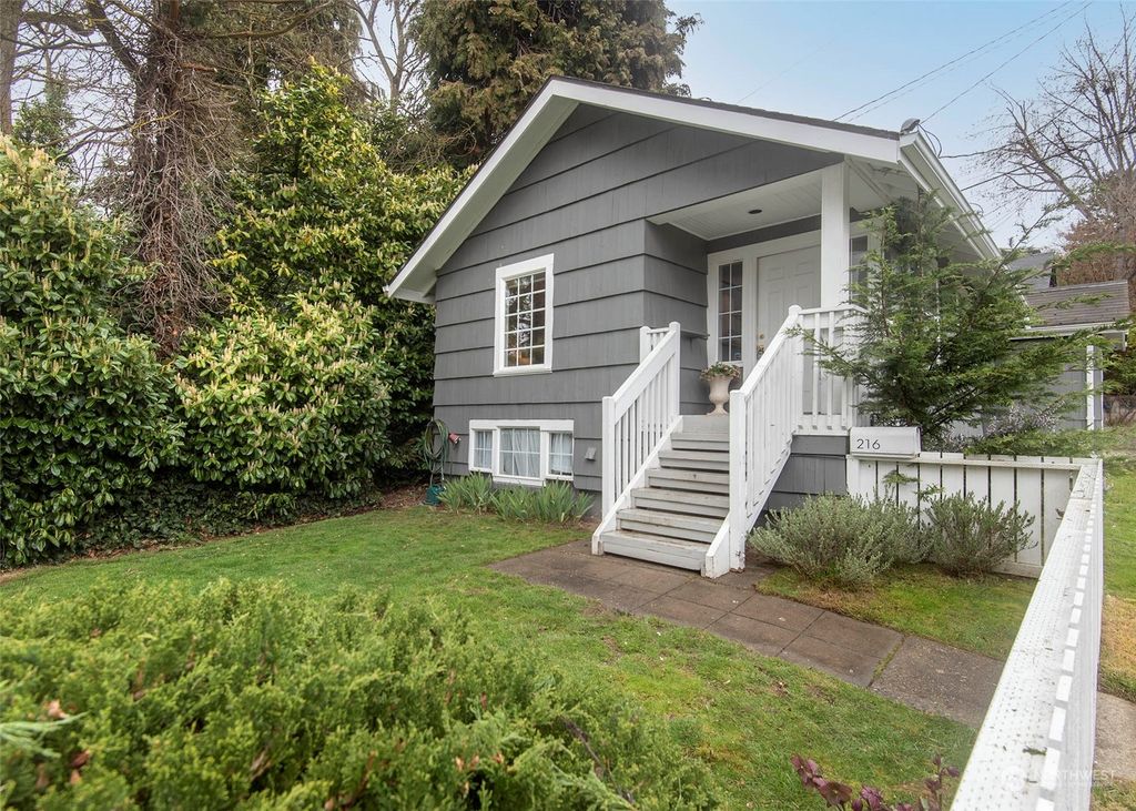 Photo of 216 W Smith Street, Seattle, WA 98119 (MLS # 2219451)