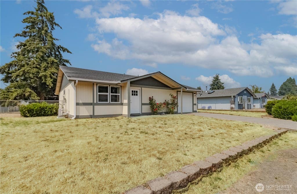 Photo of 17520 6th Ave Ct E CT, Spanaway, WA 98387 (MLS # 2568057)
