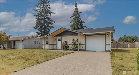 Photo of 17520 6th Ave Ct E CT, Spanaway, WA 98387 (MLS # 2568057)