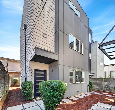 Photo of 4222 Linden Avenue N, Seattle, WA 98103 (MLS # 2544574)