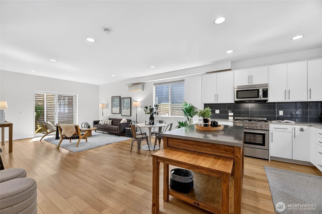 Photo of 4222 Linden Avenue N, Seattle, WA 98103 (MLS # 2544574)