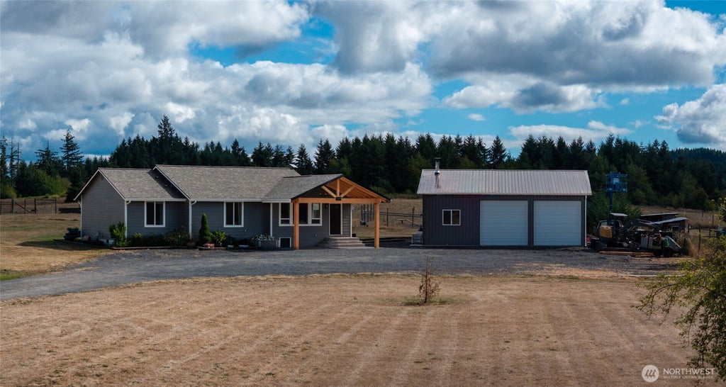 Photo of 193 Schoolhouse Road, Winlock, WA 98596 (MLS # 2575523)