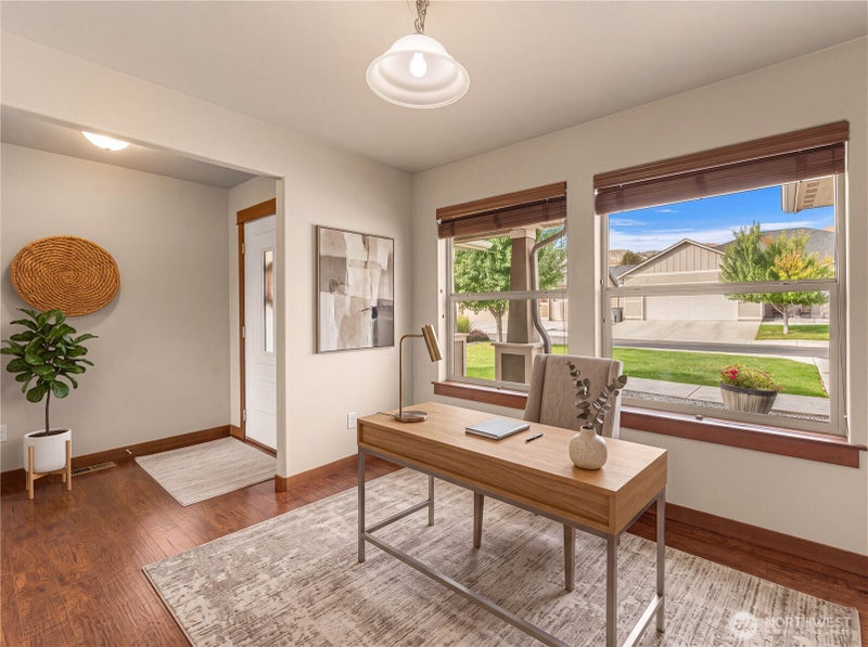 1719 Brambling Brae