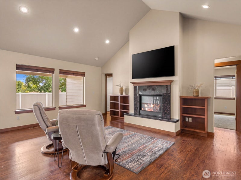 1719 Brambling Brae