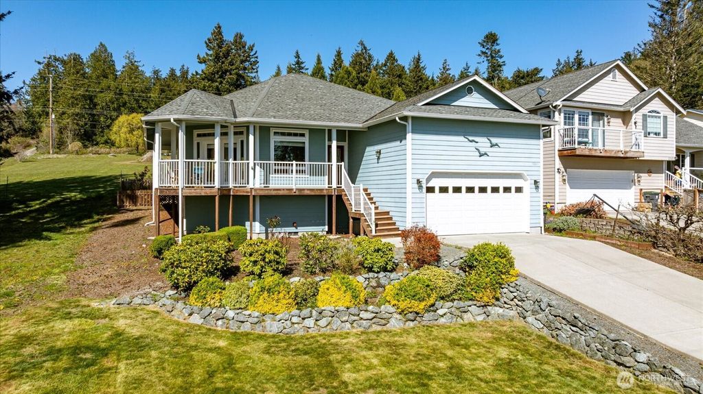 Photo of 1041 Halsey Drive, Coupeville, WA 98239 (MLS # 2505892)