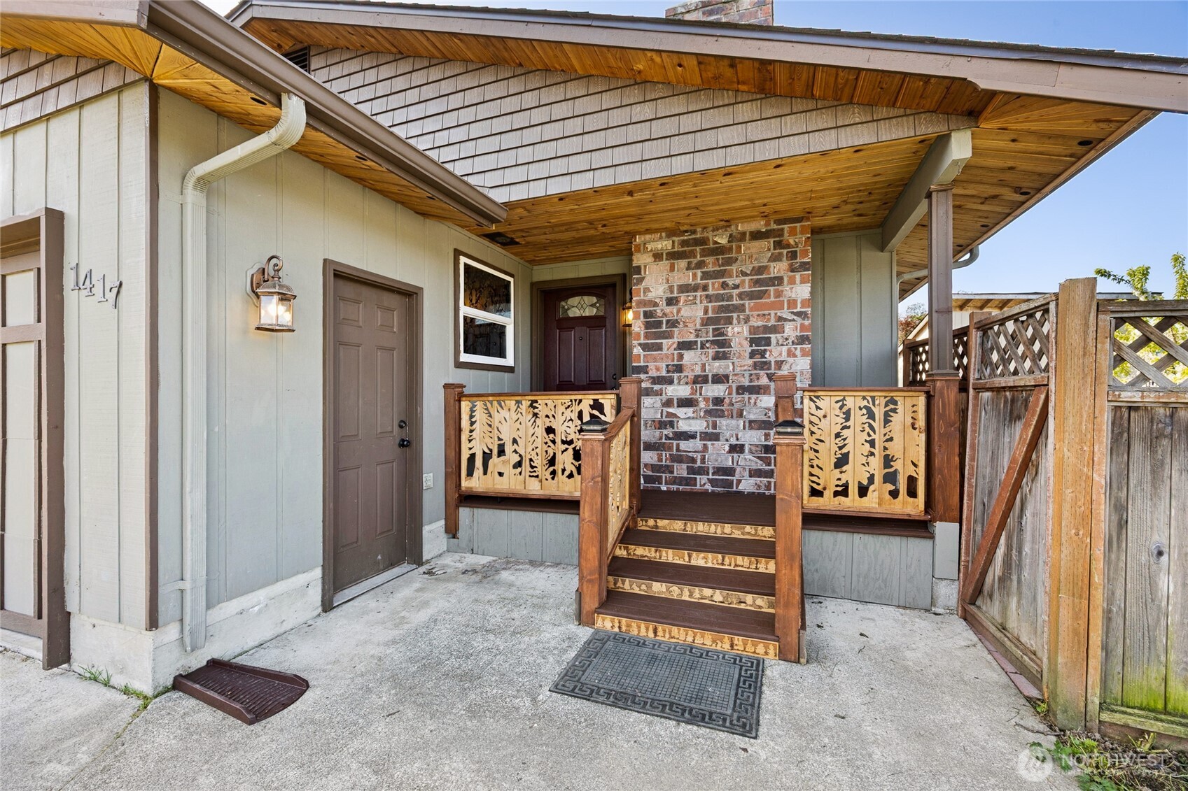 1417 S 257th Place