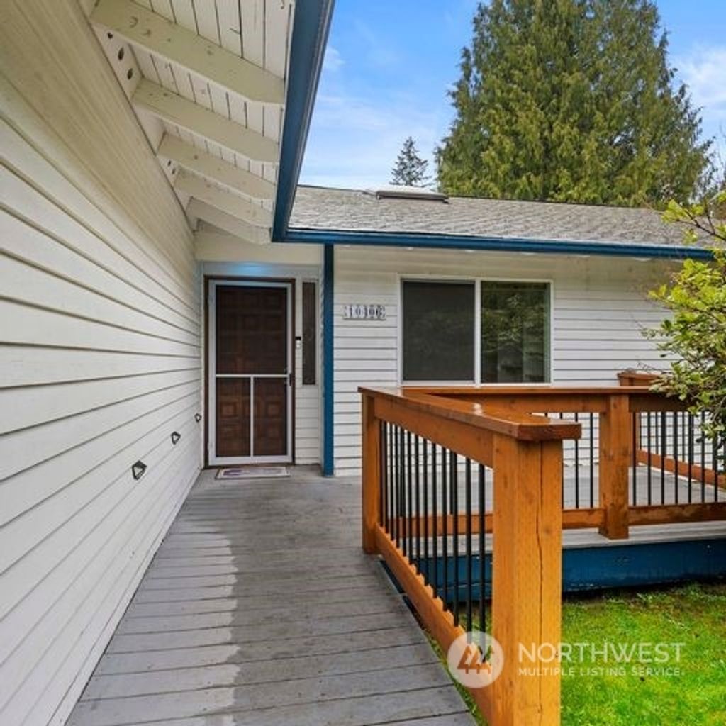 Photo of 10406 NE 112th Street, Kirkland, WA 98033 (MLS # 2054852)