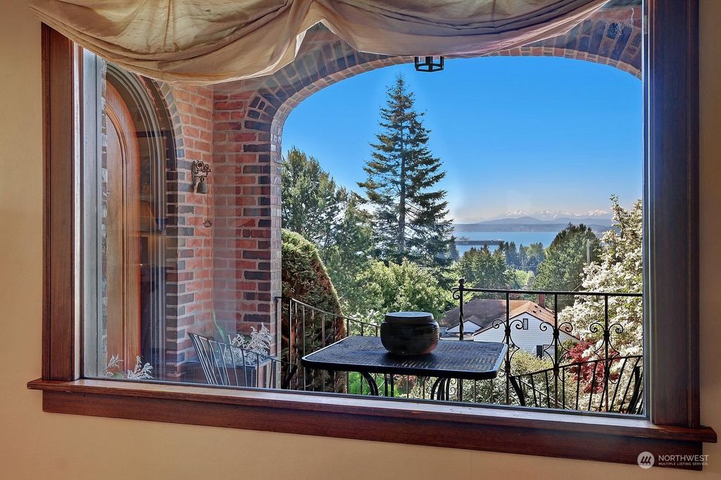 Photo of 4826 45th Avenue SW, Seattle, WA 98116 (MLS # 2069207)