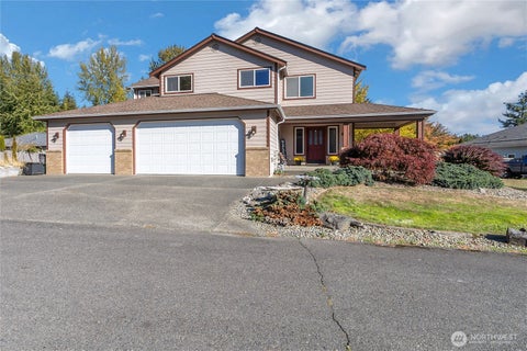Photo of 167 Tamarack Court N, Eatonville, WA 98328 (MLS # 2594153)