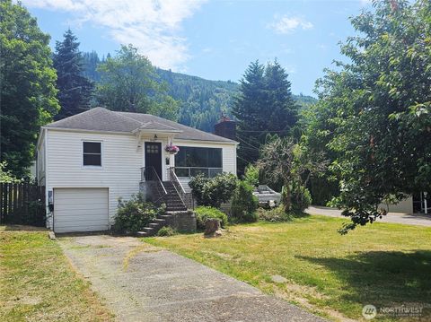 Photo of 591 Division Avenue, Morton, WA 98356 (MLS # 2396896)