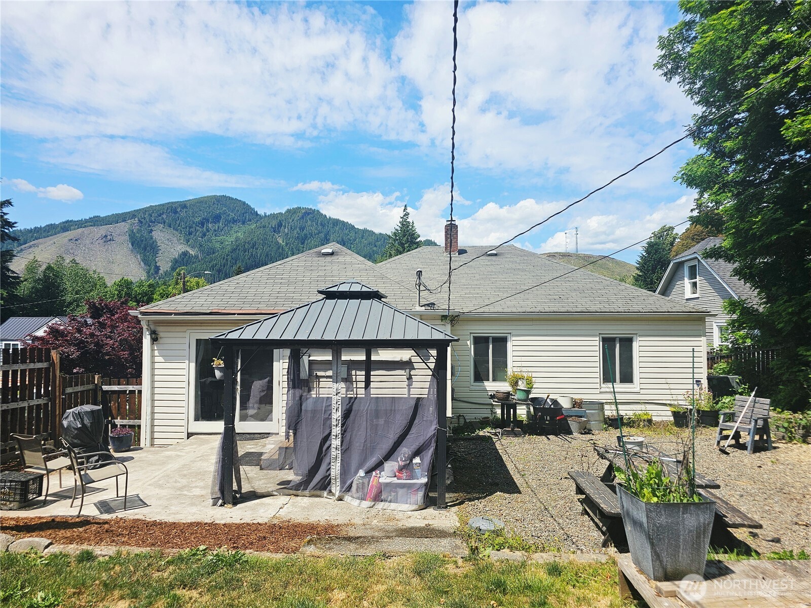 591 Division Avenue