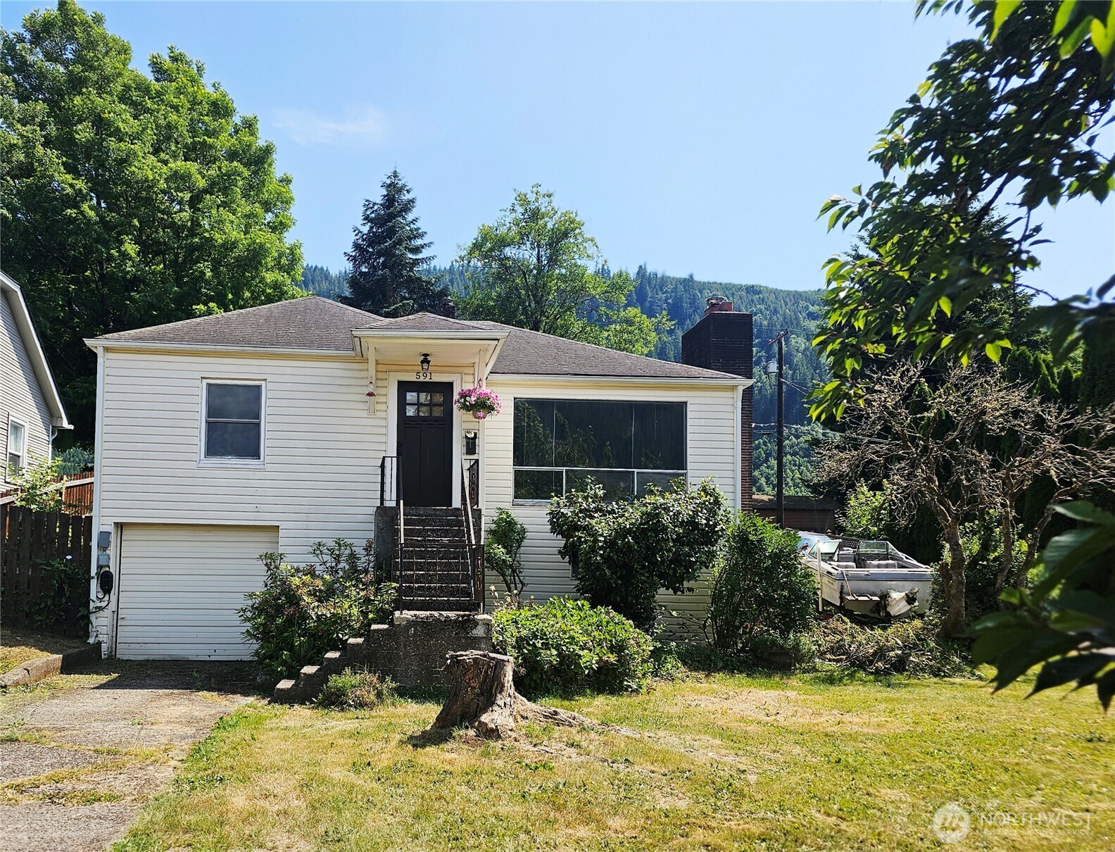591 Division Avenue