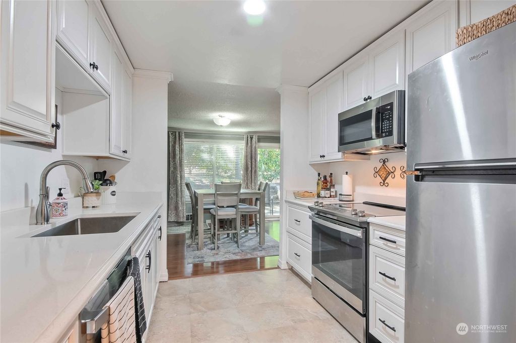 Photo of 2015 SW 318th Place #A, Federal Way, WA 98023 (MLS # 2151956)