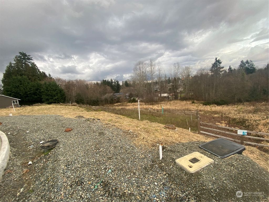 Photo of 15550 84th Avenue NE, Kenmore, WA 98028 (MLS # 2202109)