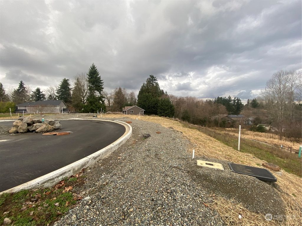 Photo of 15550 84th Avenue NE, Kenmore, WA 98028 (MLS # 2202109)