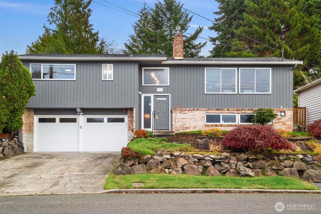 Photo of 1221 Coronado Place, Edmonds, WA 98020 (MLS # 2454270)