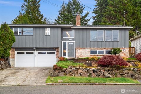 Photo of 1221 Coronado Place, Edmonds, WA 98020 (MLS # 2454270)