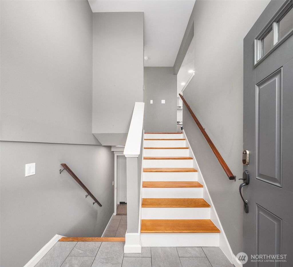 Photo of 1221 Coronado Place, Edmonds, WA 98020 (MLS # 2454270)