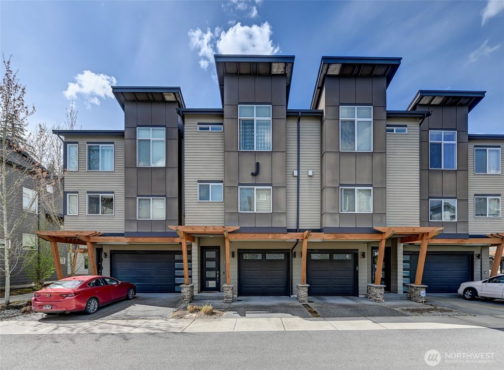 Photo of 19225 Damson Road #J2, Lynnwood, WA 98036 (MLS # 2356606)