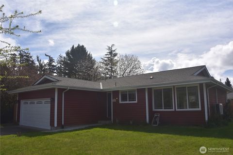 Photo of 2319 32nd Street, Anacortes, WA 98221 (MLS # 2491606)