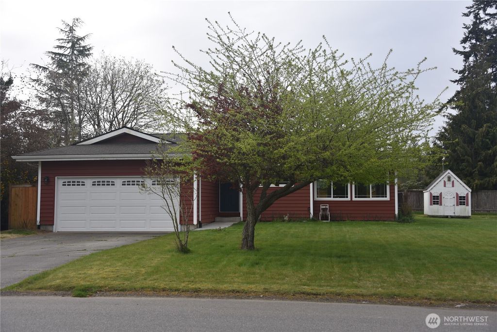 Photo of 2319 32nd Street, Anacortes, WA 98221 (MLS # 2491606)