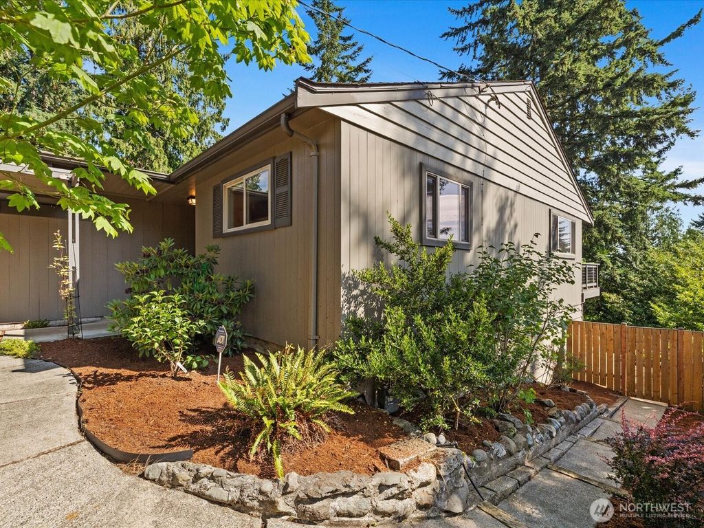 Photo of 13514 3rd Avenue NE, Seattle, WA 98125 (MLS # 2429603)