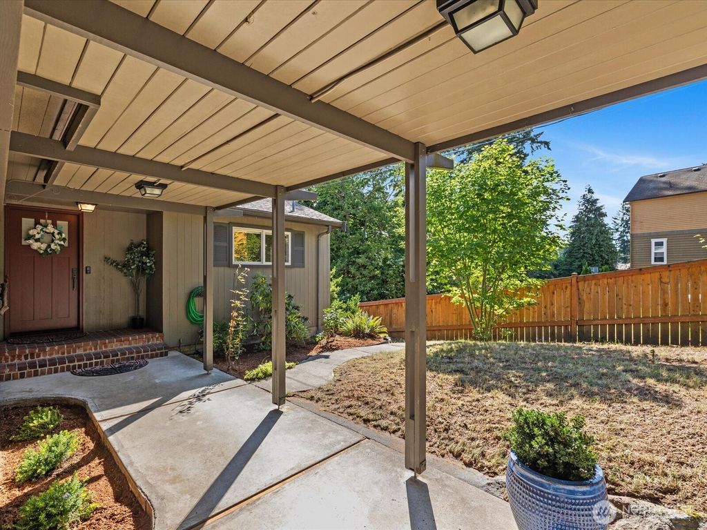 Photo of 13514 3rd Avenue NE, Seattle, WA 98125 (MLS # 2429603)