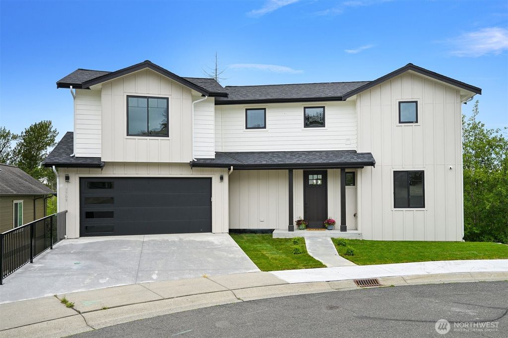 Photo of 3709 Bristol Street, Bellingham, WA 98226 (MLS # 2472235)