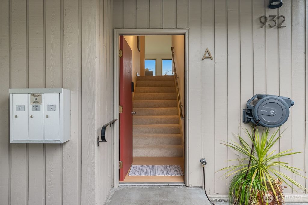 Photo of 924 W Emerson Street #932A, Seattle, WA 98119 (MLS # 2494383)