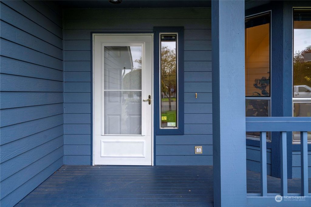 Photo of 24925 13th Place S, Des Moines, WA 98198 (MLS # 2060293)