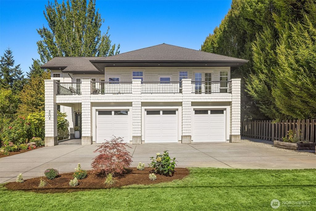Photo of 8604 NE 124th Street, Kirkland, WA 98034 (MLS # 2422141)