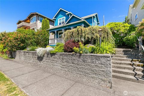 Photo of 805 11th Street, Bellingham, WA 98225 (MLS # 2386119)