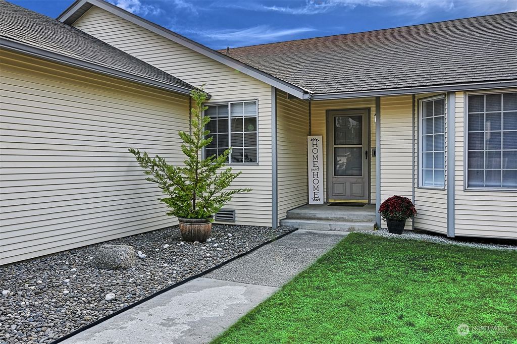 Photo of 5108 140th Place NE, Marysville, WA 98271 (MLS # 2009222)