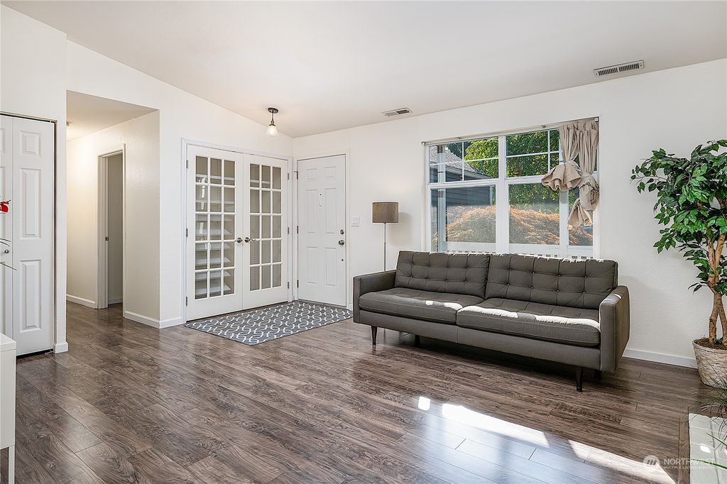 Photo of 22301 19th Avenue SE, Bothell, WA 98021 (MLS # 2007535)