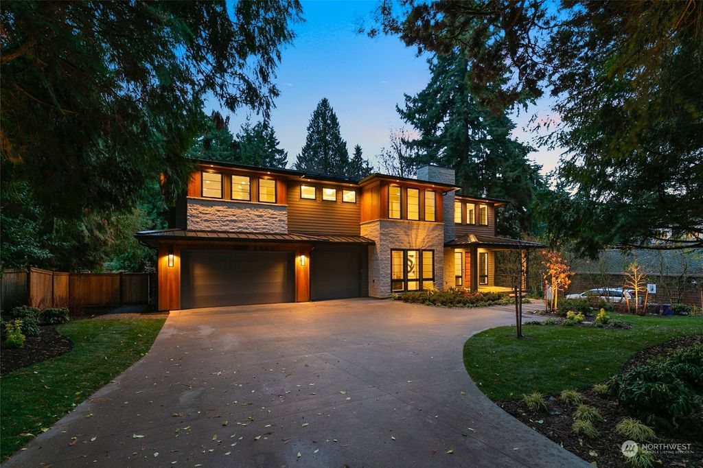 Photo of 10529 SE 28th Street, Bellevue, WA 98004 (MLS # 2309384)