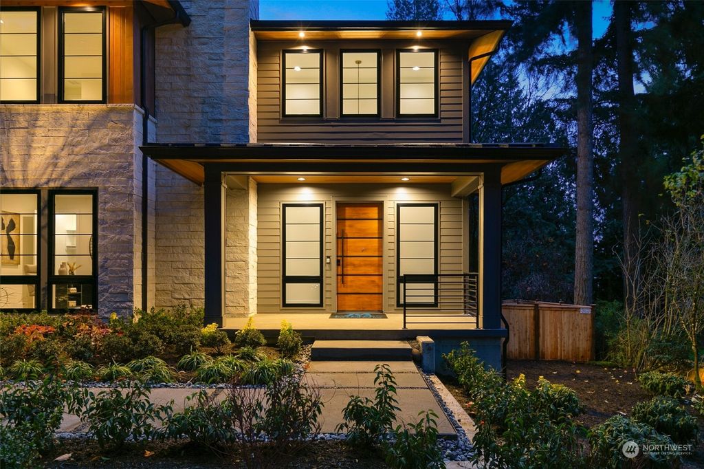 Photo of 10529 SE 28th Street, Bellevue, WA 98004 (MLS # 2309384)