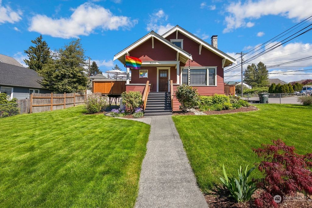 Photo of 3431 Hoyt Avenue, Everett, WA 98201 (MLS # 2067618)