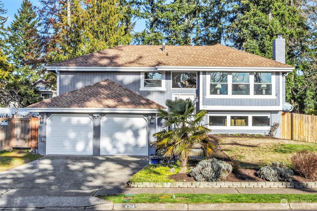 Photo of 4314 SE 2nd Place, Renton, WA 98059 (MLS # 2324908)