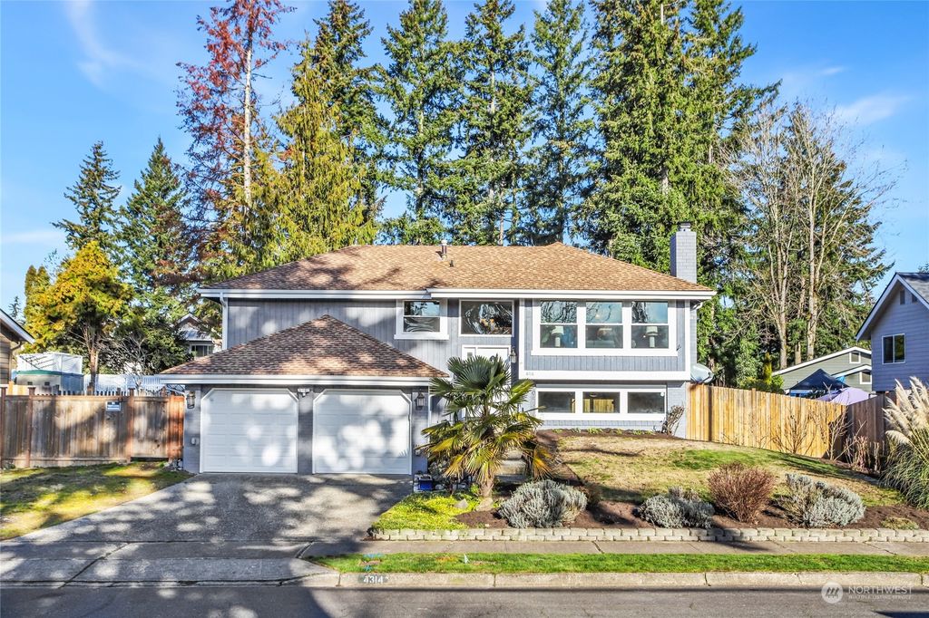 Photo of 4314 SE 2nd Place, Renton, WA 98059 (MLS # 2324908)