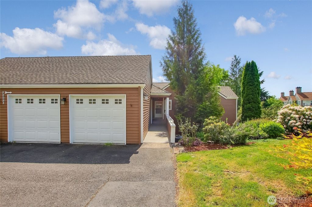 Photo of 22521 SE 42nd Terrace #2207, Issaquah, WA 98029 (MLS # 2522937)