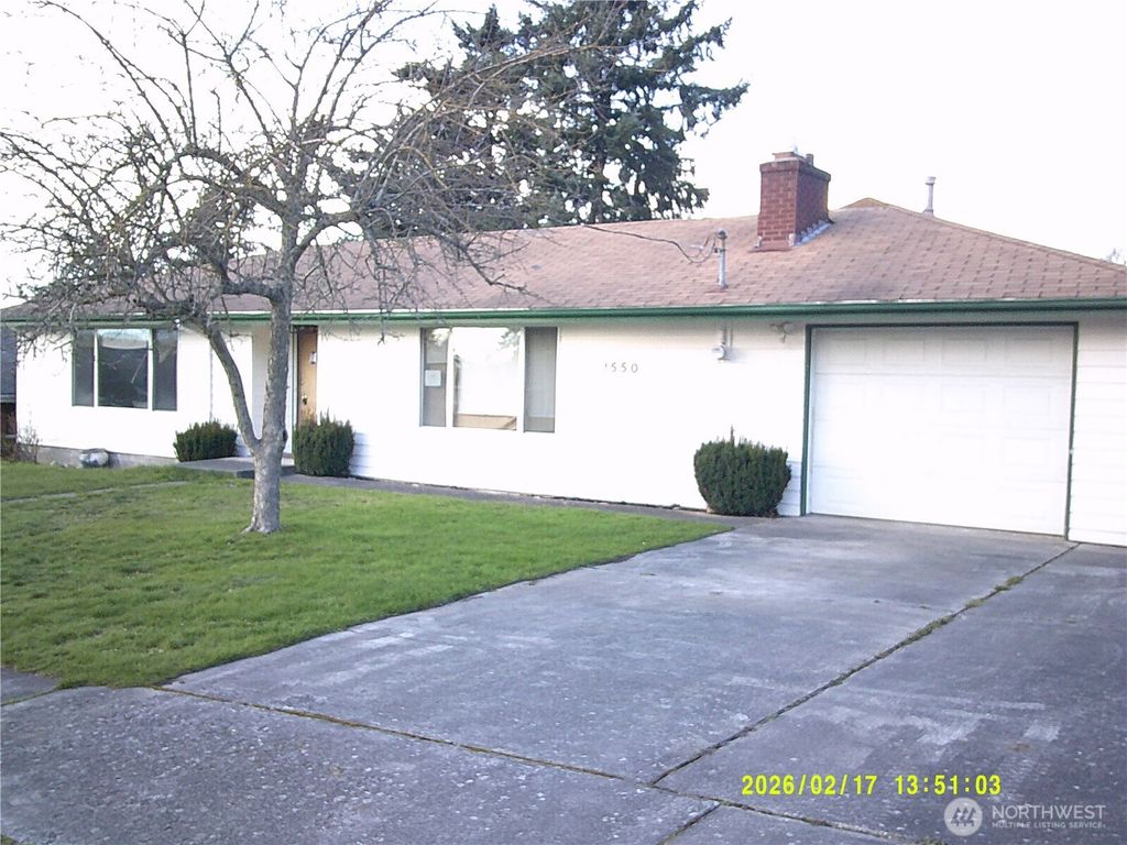 Photo of 1550 NE 8th Avenue, Oak Harbor, WA 98277 (MLS # 2481450)