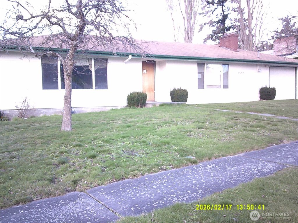 Photo of 1550 NE 8th Avenue, Oak Harbor, WA 98277 (MLS # 2481450)
