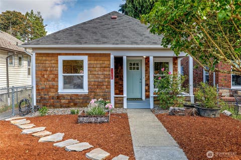 Photo of 1728 5th Street, Bremerton, WA 98337 (MLS # 2536928)